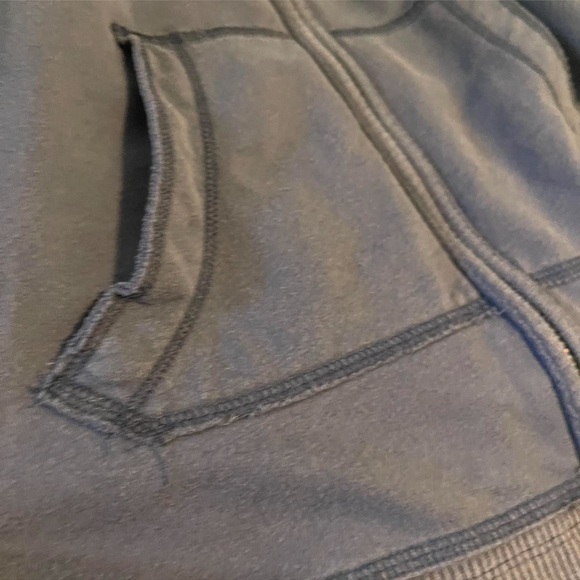 abercrombie and fitch sleeveless sweater with hoodie - Picture 6 of 7